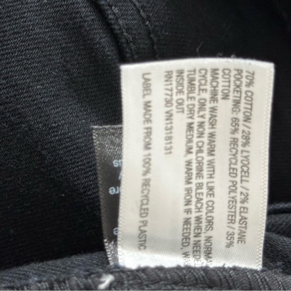 Universal Thread Black Straight Leg Women's Jeans - Picture 12 of 12